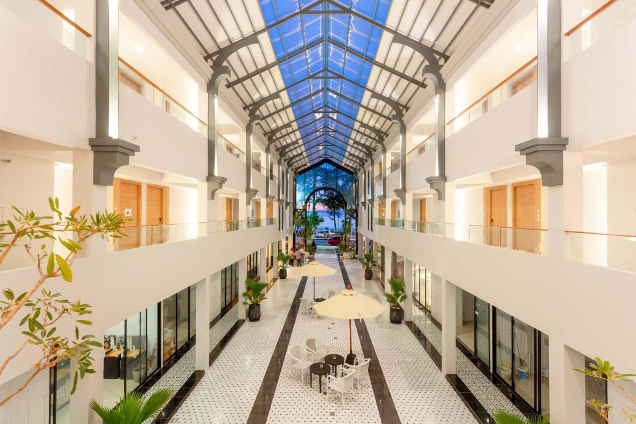Anona Beachfront Phuket Resort-Sha Extra Plus Patong Exterior foto