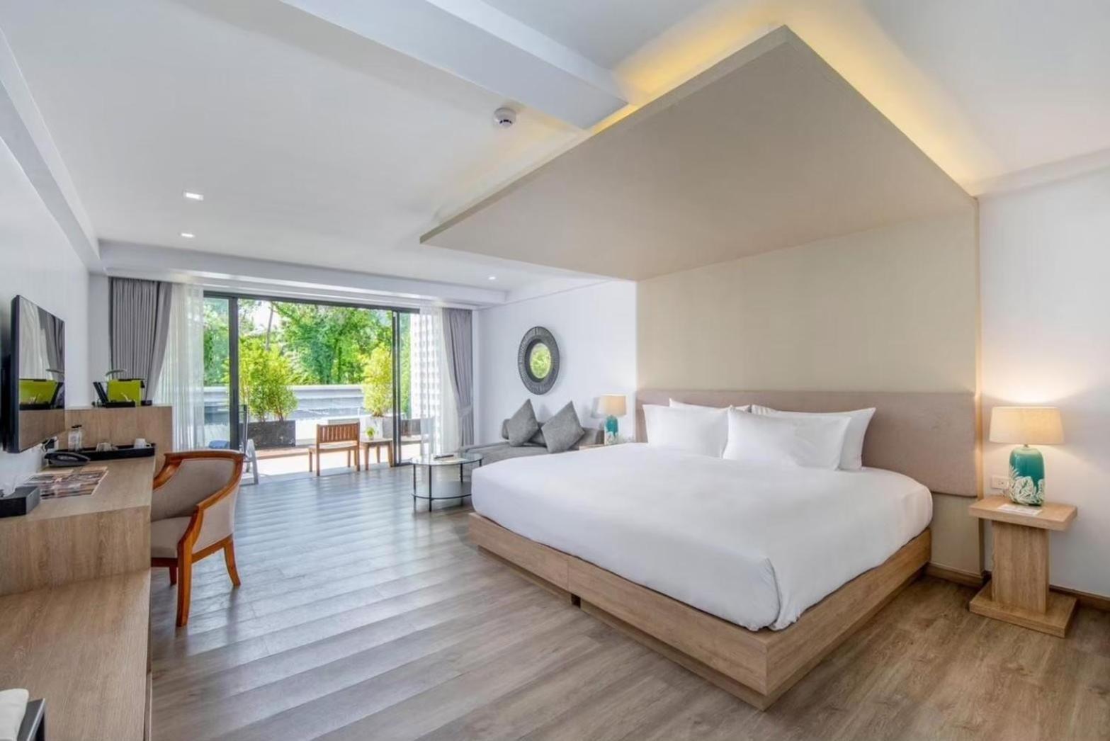 Anona Beachfront Phuket Resort-Sha Extra Plus Patong Exterior foto